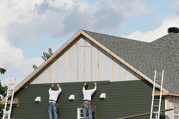 Professional Siding Installation technician working in Rembert, SC